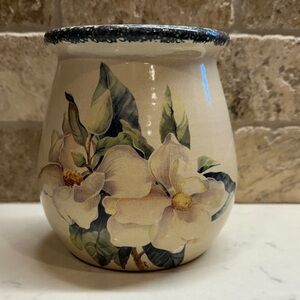 HOME AND GARDEN PARTY FLORAL CROCK HAND MADE IN USA CIRCA 2002